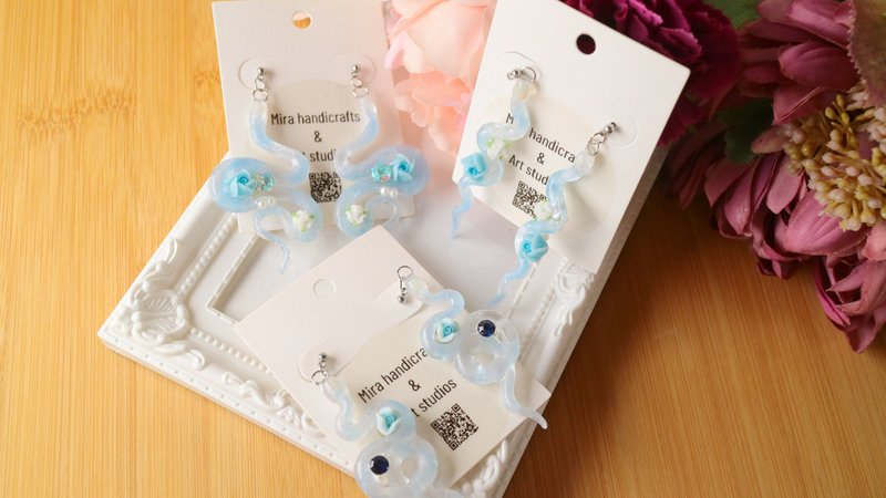 灵蛇耳环~蓝色 - 耳环/耳夹 - 树脂 蓝色