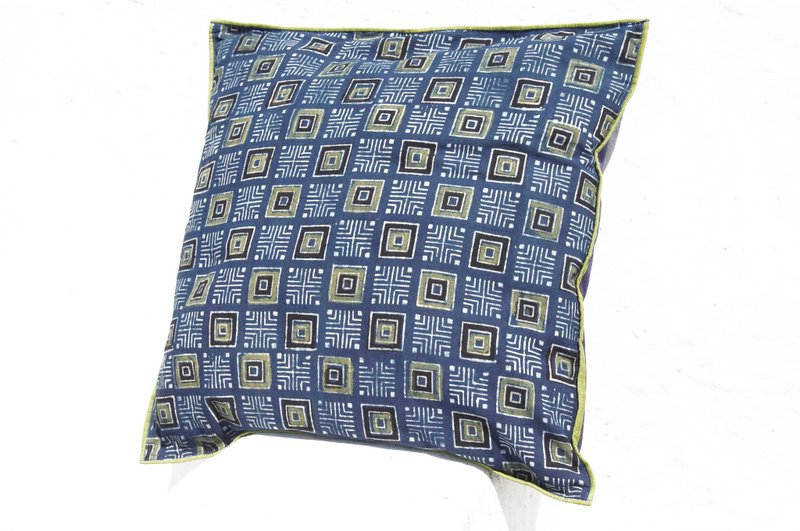 圣诞节礼物 限量手工木刻印抱枕套 / 纯棉抱枕套 / 印花抱枕套 / 手工印抱枕套 - indigo 蓝染方形 世界地图 - 枕头/抱枕 - 棉．麻 蓝色