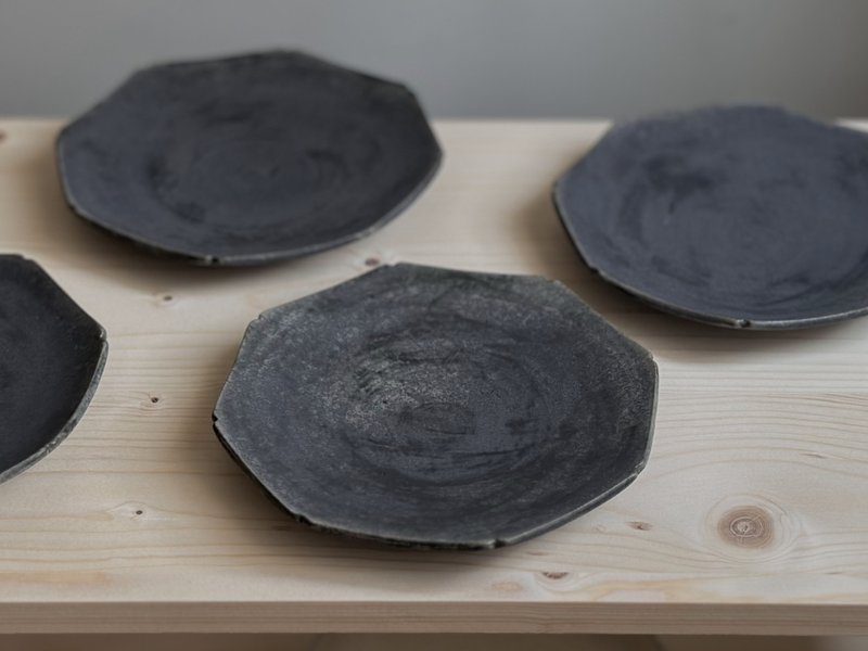雾黑 五寸八边皿 - 盘子/餐盘/盘架 - 陶 