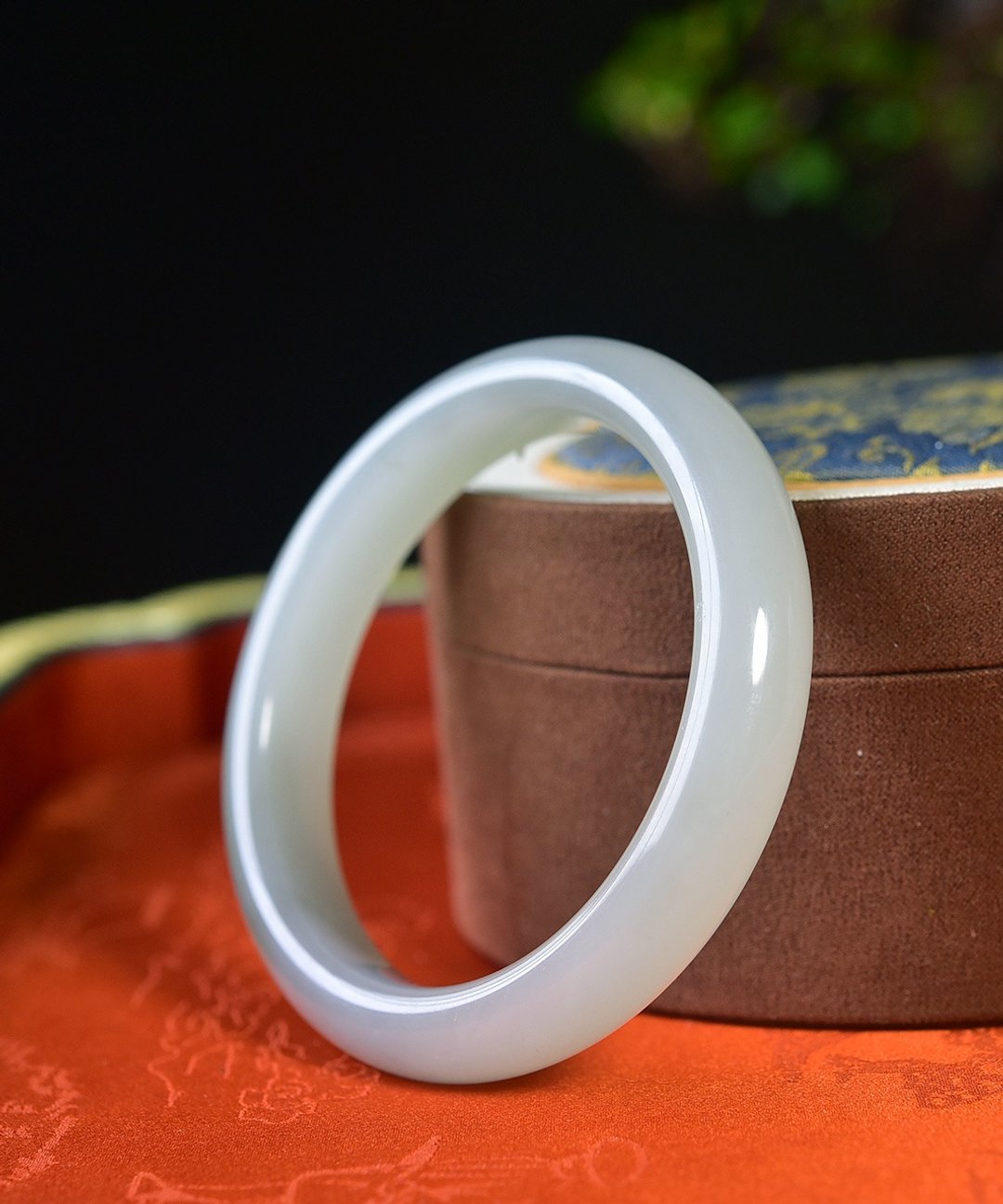 天然和田玉烟灰手镯 圈口58.2mm 玉质细腻温润 - 手链/手环 - 玉石 