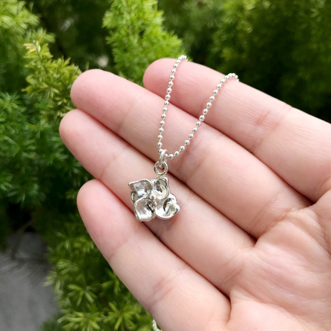 单朵绣球花 纯银项链silver925 - 项链 - 纯银 银色