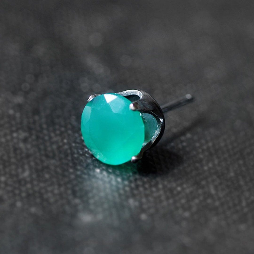 Green Onyx Black Big Stud Earrings - Black Sterling Silver - 8mm Round - 耳环/耳夹 - 其他金属 绿色