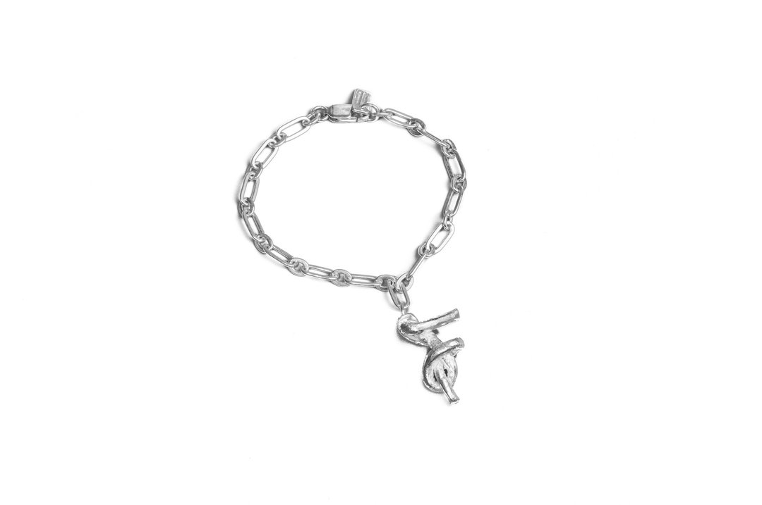 Knot Alphabet 坠饰手链 / 99.99% 纯银 / F / - 手链/手环 - 纯银 银色