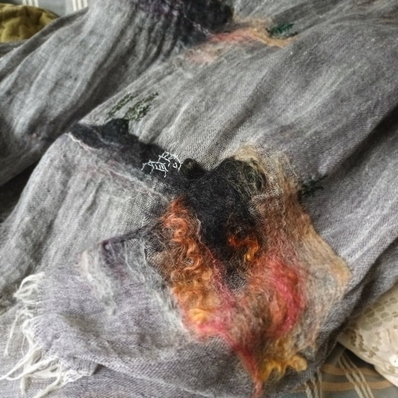 *手工刺绣糸列*四季适用羊毛毡绒图案全麻围巾*不一样的风景 - 围巾/披肩 - 棉．麻 黑色