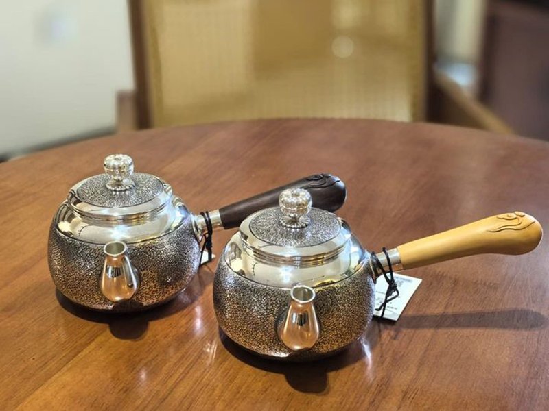 尚帧品 云纹锤痕银壶 大容量侧把纯银急须 银壶足银纯手作 400cc - 茶具/茶杯 - 纯银 