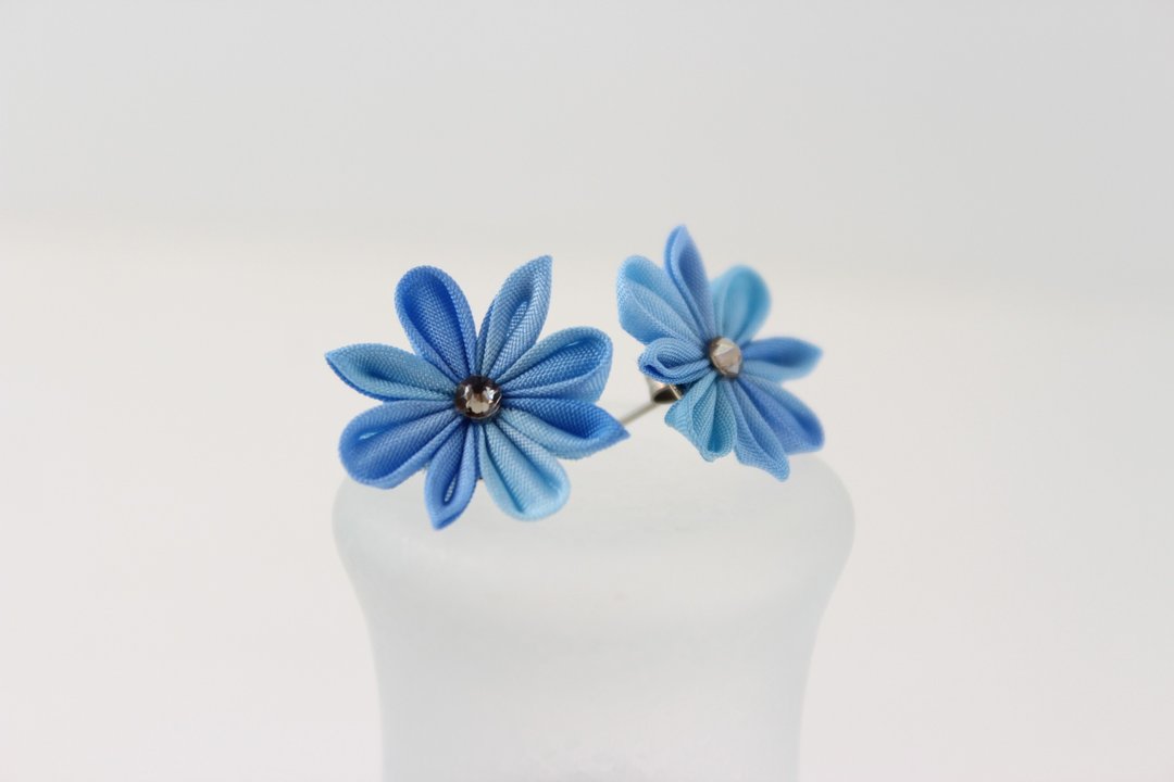sky blue earring - 耳环/耳夹 - 丝．绢 蓝色