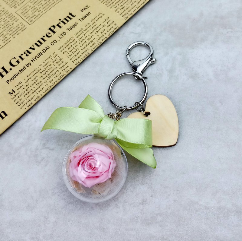 永生花吊饰  永生花匙扣 礼物  钥匙圈 金形挂饰 - 挂绳/吊绳 - 聚酯纤维 粉红色