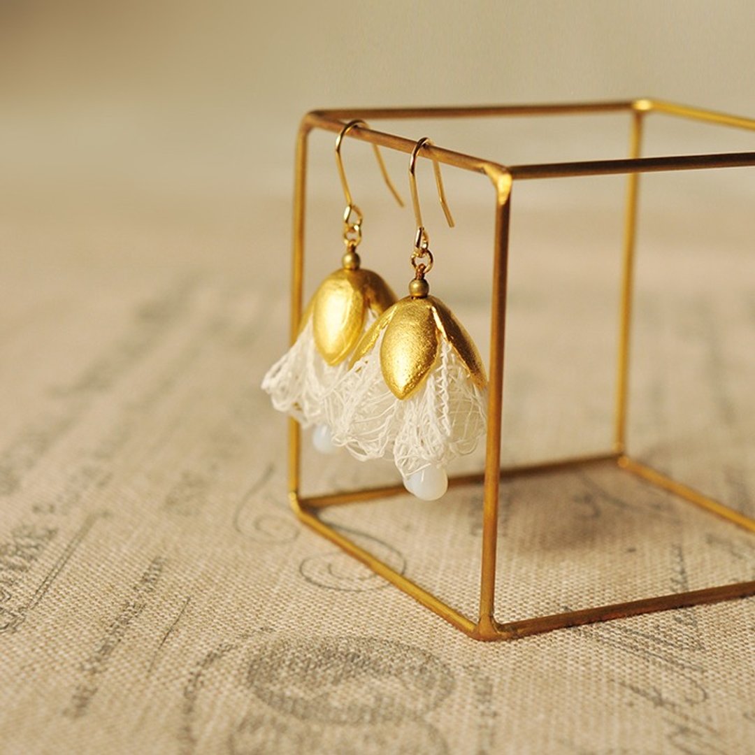 Earrings / Lace tassel earring - 耳环/耳夹 - 棉 白色