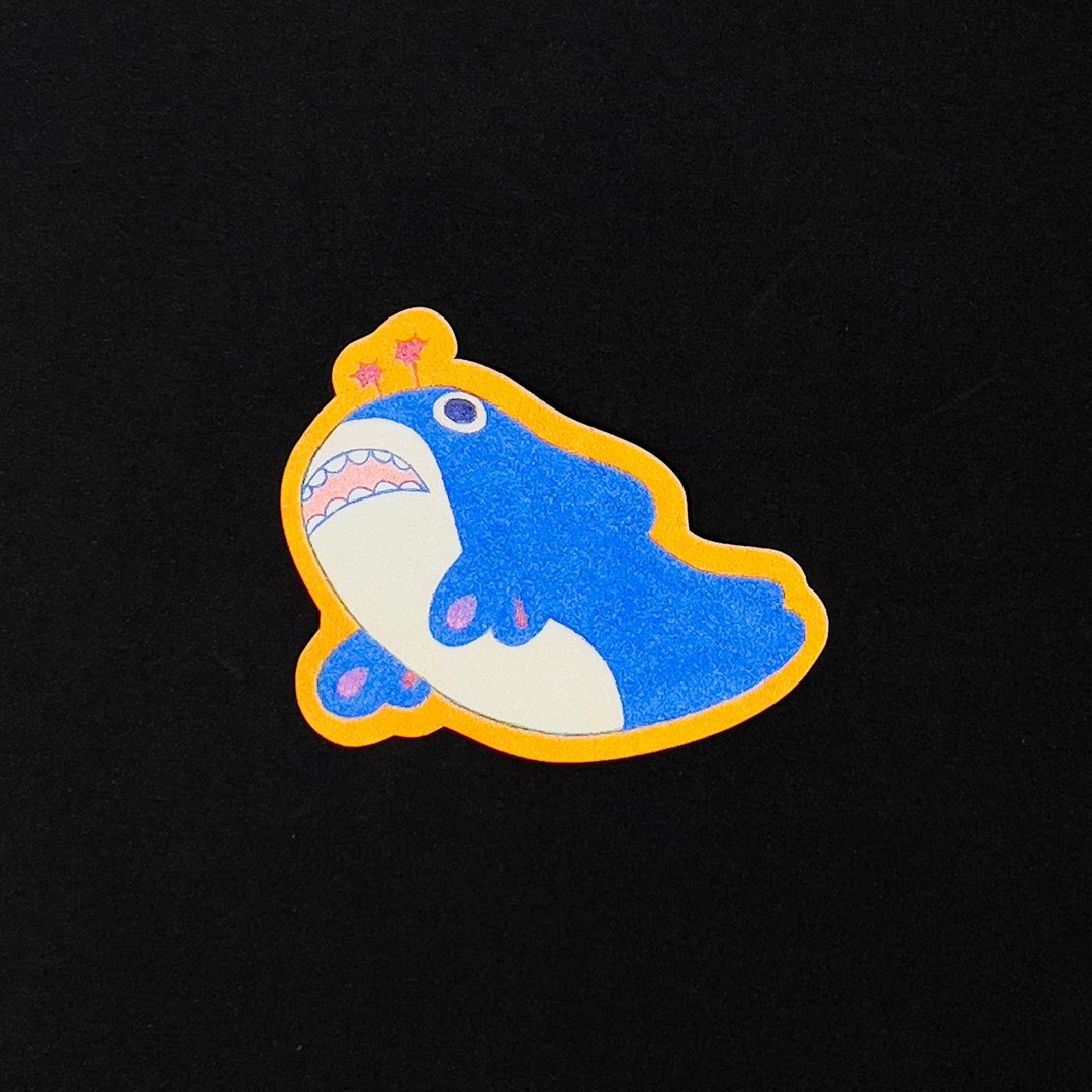 原始 Risograph 闪闪发光的可爱鲨鱼天使贴纸 - 贴纸 - 纸 