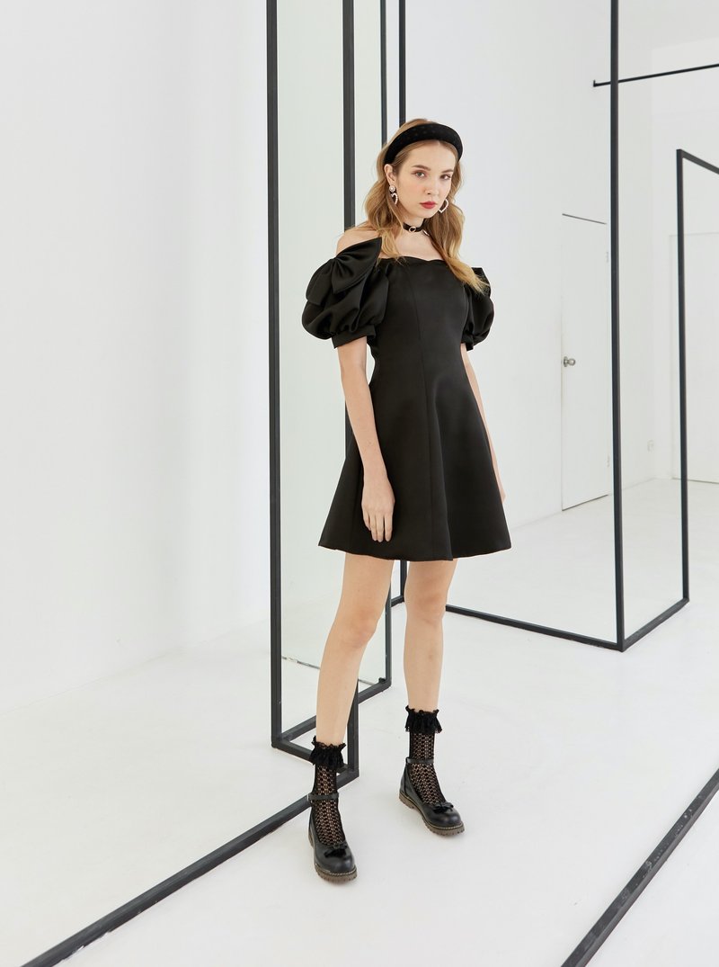 CAPHENY C0121 Bow Shoulder dress with Puff Sleeves (Cocktail dress, party dress) - 洋装/连衣裙 - 其他材质 黑色