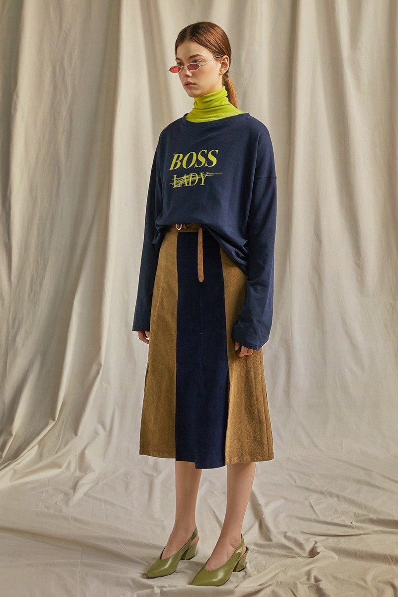 老板女T-shirt 深蓝色 - 女装 T 恤 - 棉．麻 蓝色