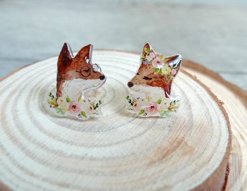 Misssheep-U60-狐狸小姐的婚嫁 水彩手绘风格 狐狸 不对称 手作耳环 (耳针/耳夹) 一对 - 耳环/耳夹 - 塑料 