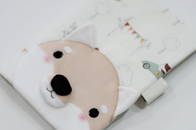 Bucute小柴开车旅行半立体布书套/妈妈手册/书套/儿童手册书套/ - 书衣/书套 - 聚酯纤维 多色