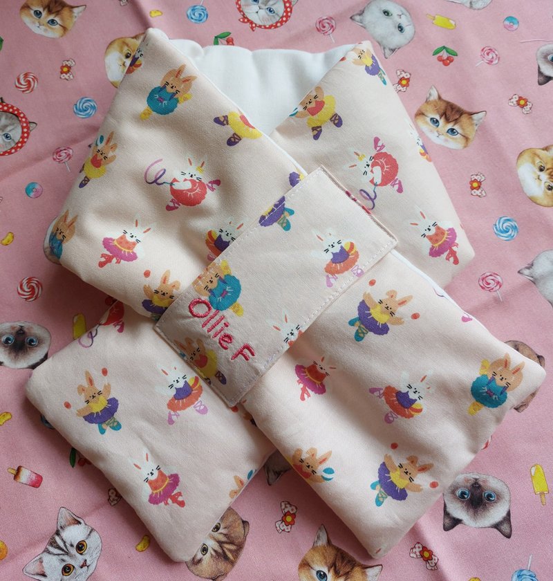 |订制Handmade| 小童绣名短款夹棉颈巾 - 童装上衣 - 棉．麻 