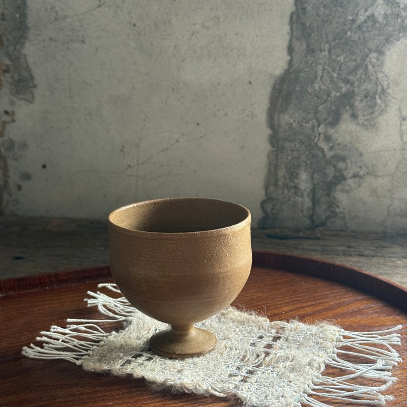 棕色高脚容器 - 咖啡杯/马克杯 - 陶 咖啡色