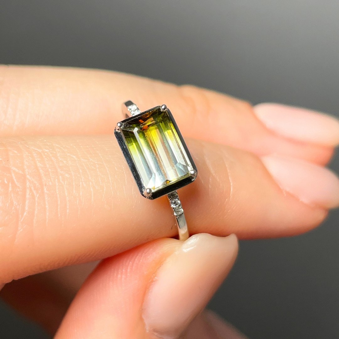 The Fusion - 天然开心果绿渐变双色碧玺 (2.03ct) 18k白金钻戒 - 戒指 - 贵金属 银色