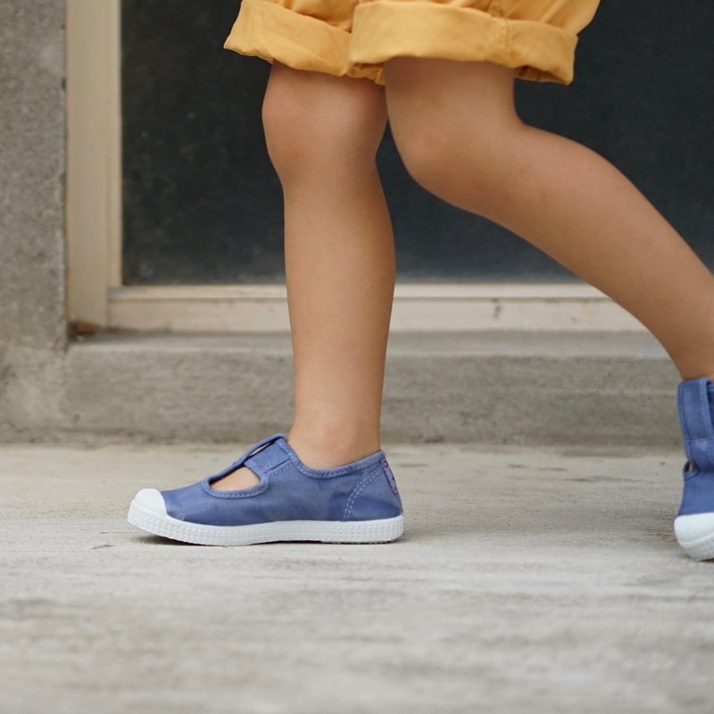 西班牙国民帆布鞋 CIENTA 77777 90 牛仔蓝 洗旧布料 童鞋 T字款 - 童装鞋 - 棉．麻 蓝色