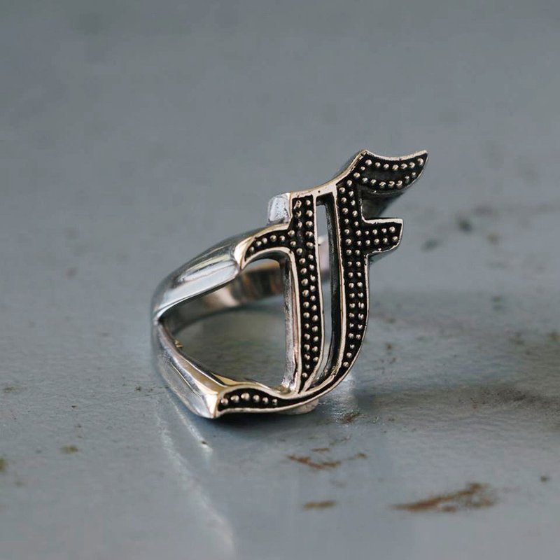 字母戒指英文银色肉刻字戒指 - 戒指 - 其他金属 银色