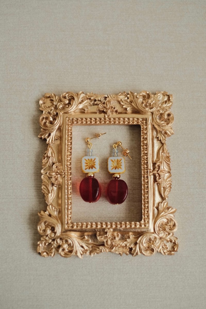 Tiles Red 耳环 琉璃 串珠 - 耳环/耳夹 - 琉璃 红色