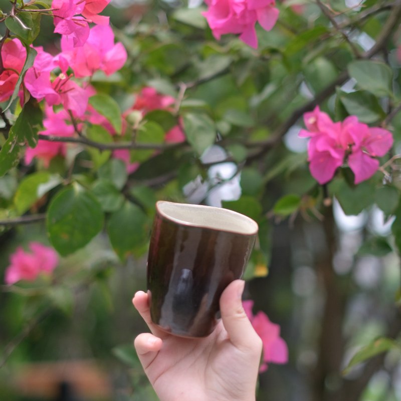陶作坊│工艺商品 小手感杯 彩釉 - 茶具/茶杯 - 陶 咖啡色