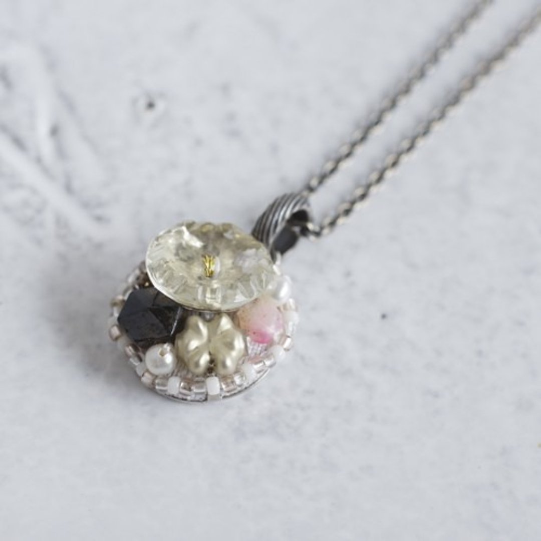 Vintage beads pendant {OP026} - 项链 - 其他材质 