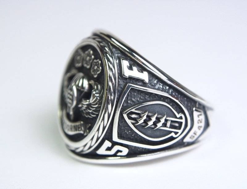 期戒 / 伞兵戒 / 冠军戒 / 陆军航特部 伞兵纪念戒 ( 特战总队 ) - 戒指 - 纯银 银色