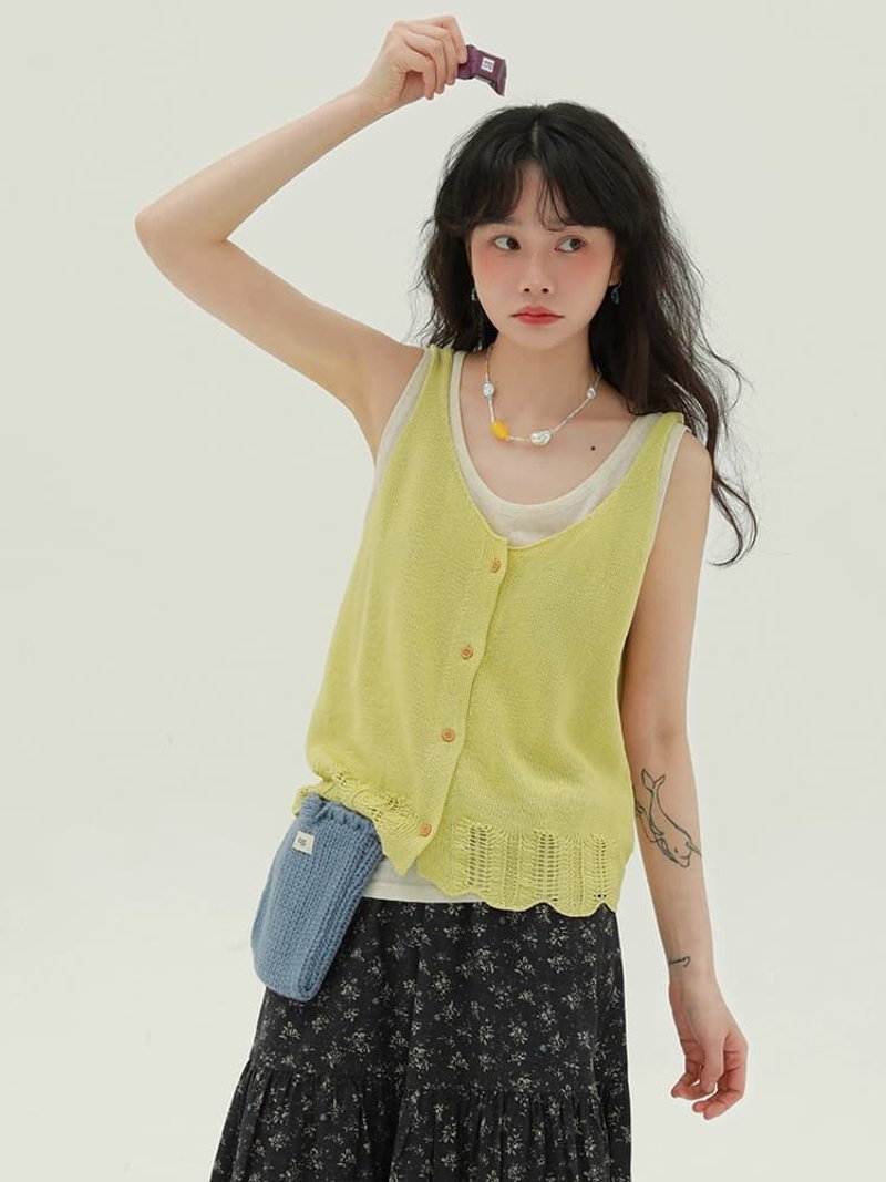 2顔色 疊穿針織小背心 韓系簡約溫柔風疊穿無袖細肩帶上衣 - 女装背心 - 其他人造纤维 黄色
