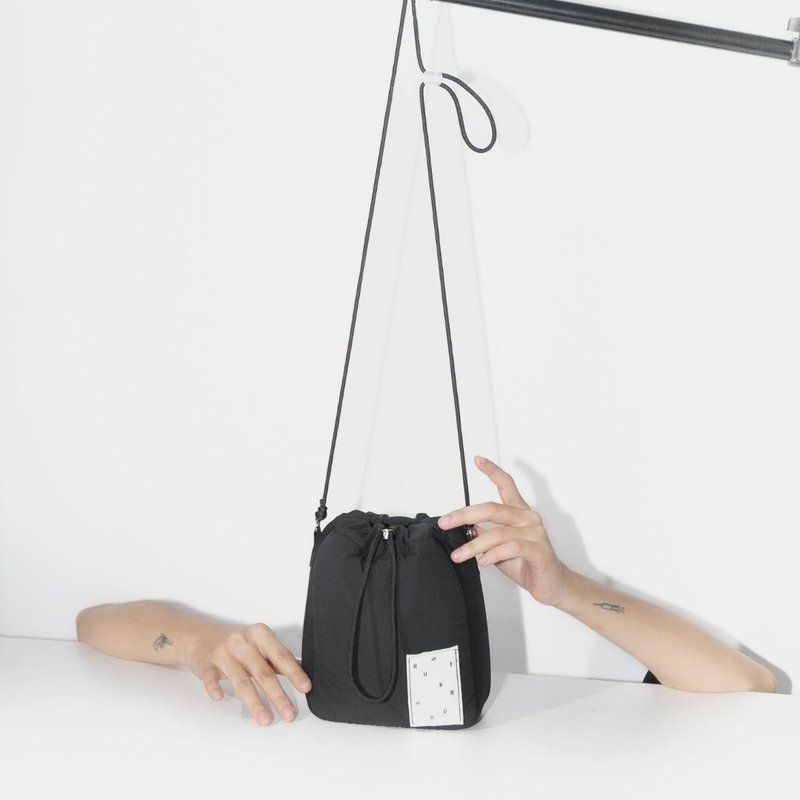 RUST BRAND / MINI FABRIC BUCKET BAG - BLACK - 其他 - 其他材质 黑色