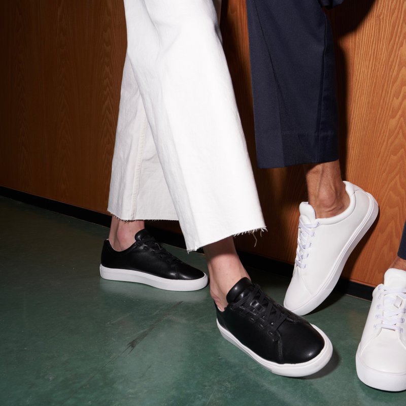 抗污、防水经典小白鞋 女款黑色白底 Scooter One Black / White - 女款休闲鞋 - 真皮 黑色