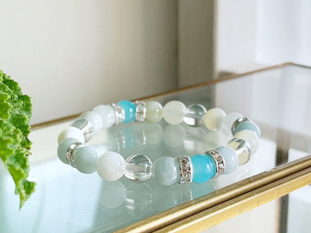 [Unisex] Aquamarine, Sea Blue Chalcedony, Crystal, Mother of Pearl, Breath Red [March & April Birthstone] - 手链/手环 - 半宝石 蓝色