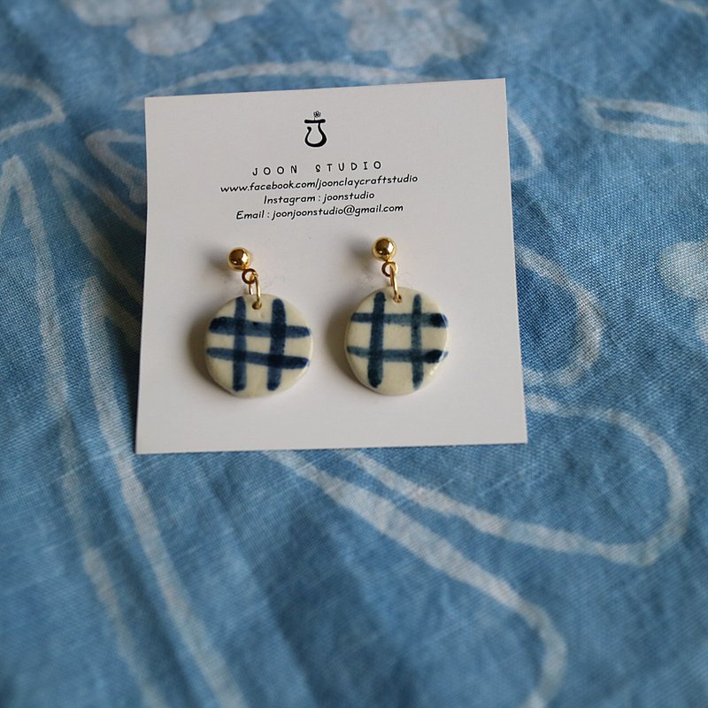 Blue Scot earring - 耳环/耳夹 - 陶 蓝色