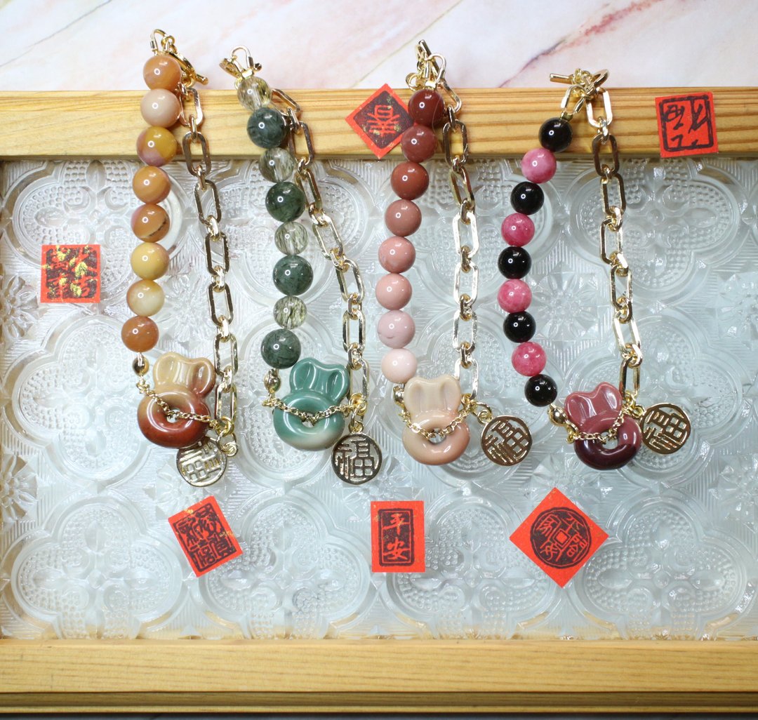 Six Cats  手作设计款 阿拉善兔头平安扣  招财祈福手链 礼物 - 手链/手环 - 半宝石 