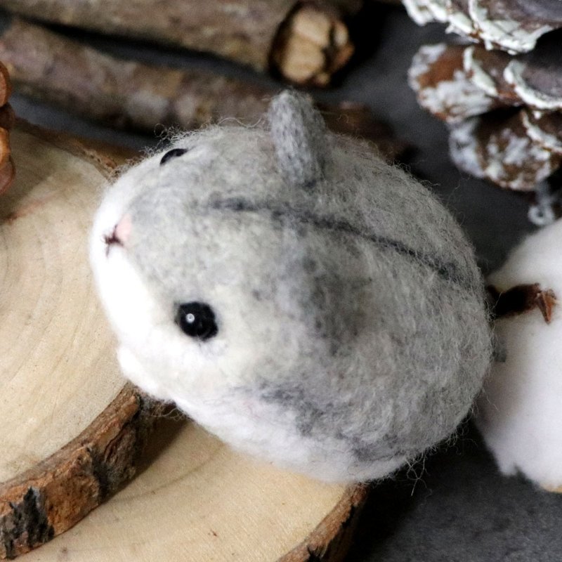 【羊毛毡】缓慢森林中的仓鼠 摆饰/别针 - 摆饰 - 羊毛 灰色