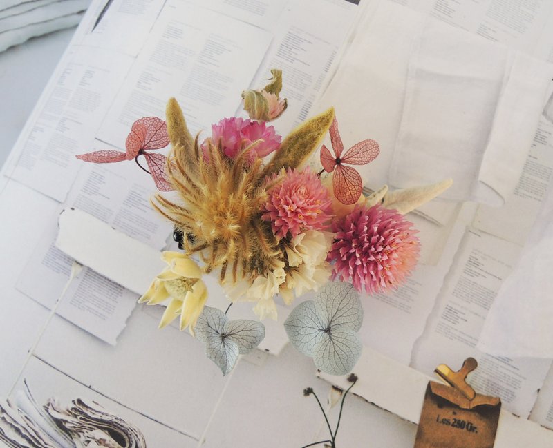 微甜·圈 经典系列 手作 春日优雅 不凋双色绣球 粉千日红 毛笔花 白星辰 丝绒花 缎带 干燥花 发夹 新娘发饰 发饰 现货 - 发饰 - 塑料 粉红色