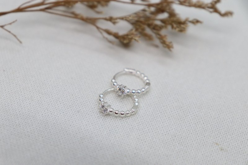 925 纯银 • 手工镶嵌锆石 爪镶耳圈式耳环 - 耳环/耳夹 - 纯银 银色