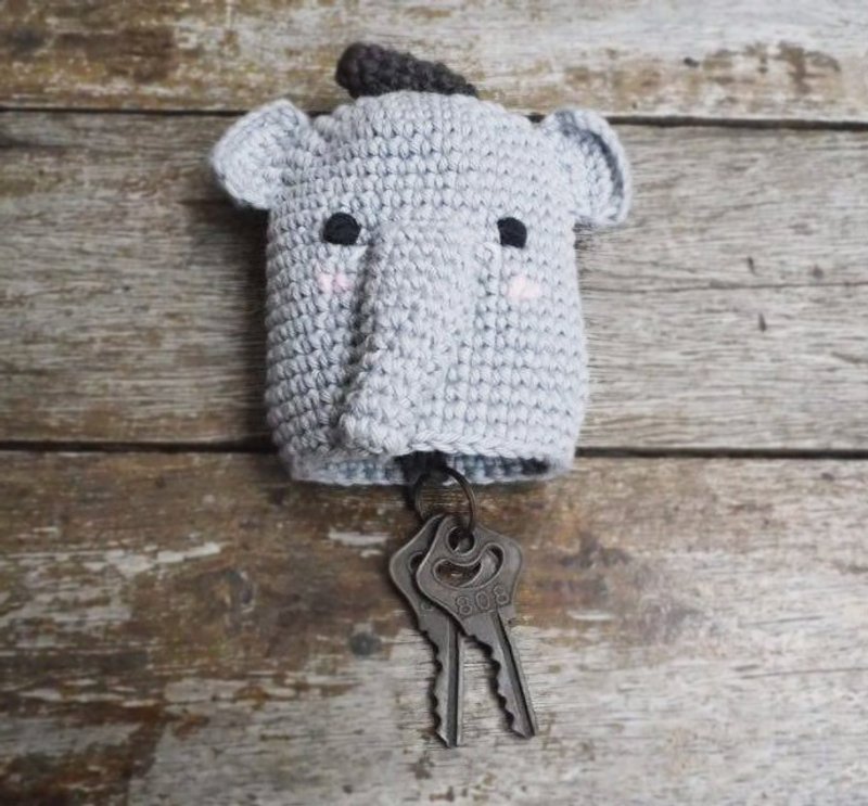 knitted key cover - 钥匙链/钥匙包 - 其他材质 灰色