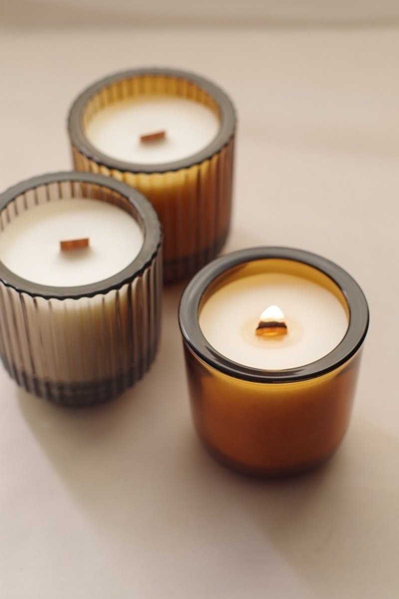 “Still” – 木芯疗愈香氛蜡烛 献给成熟大人的放松时光 - 蜡烛/烛台 - 玻璃 咖啡色