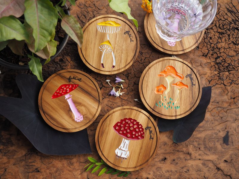 Mixed Mushroom Set of 4 Coasters - 杯垫 - 木头 咖啡色