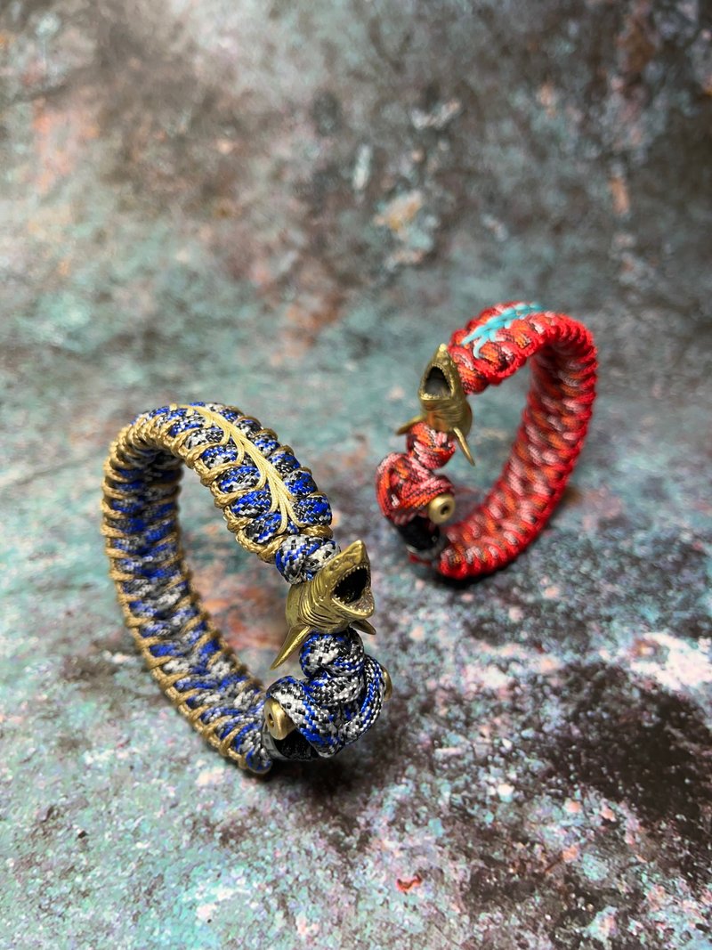 【定制】Knit&Color.伞绳手作-鲨鱼黄铜_伞绳钥匙圈_伞绳手环 - 手链/手环 - 尼龙 