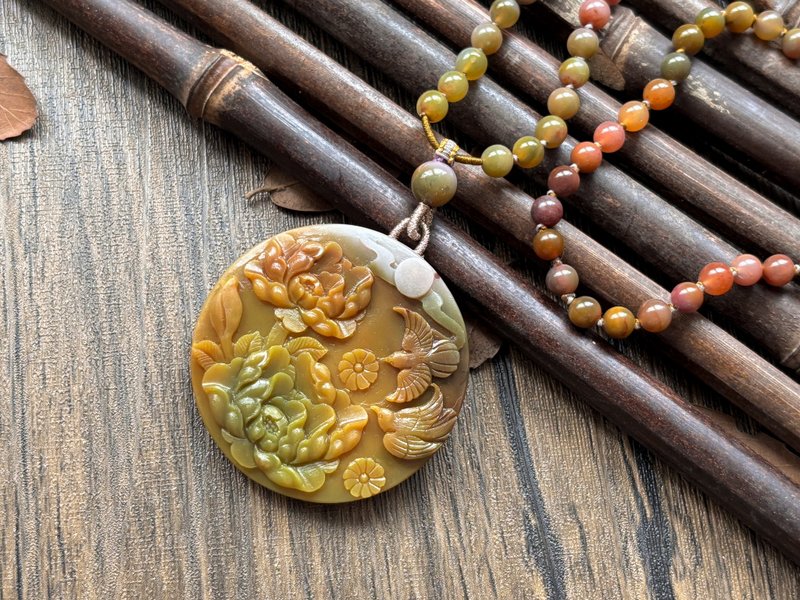 【一物一图】天然盐源玛瑙凤穿牡丹 雕刻 圆牌连盐源玛瑙手编珠链 - 项链 - 水晶 多色