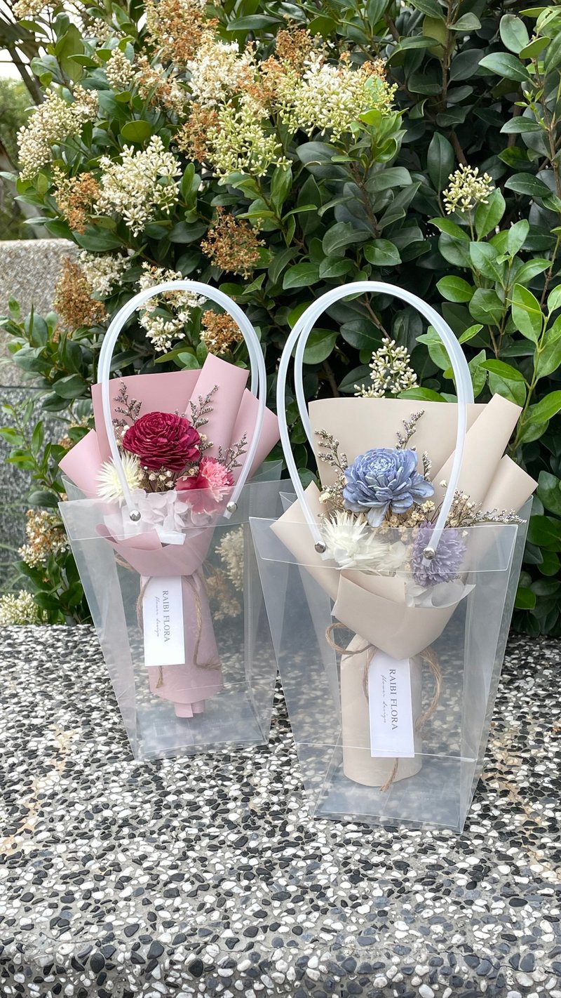 不朽的爱 限量新色 ; 母亲节双色康乃馨 干燥花花束 玫瑰 - 干燥花/捧花 - 植物．花 