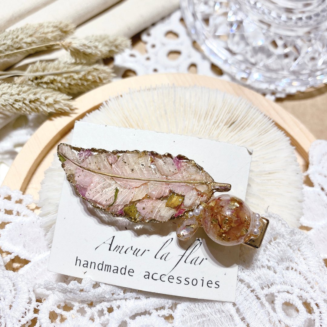 【莫拉芙手作设计】 干燥花发夹 羽毛花瓣系列 - 发饰 - 树脂 粉红色