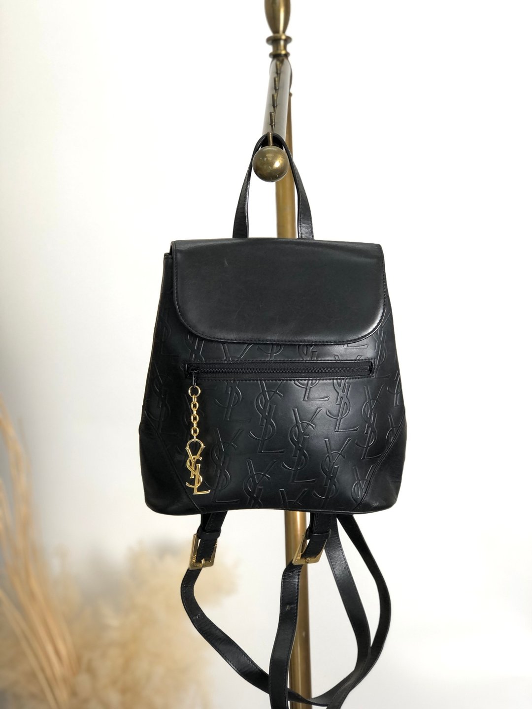 【日本直送 品牌二手包】Yves Saint Laurent 背包黑YSL 吊饰 PVC 皮革 复古 xjj285 - 后背包/双肩包 - 真皮 黑色