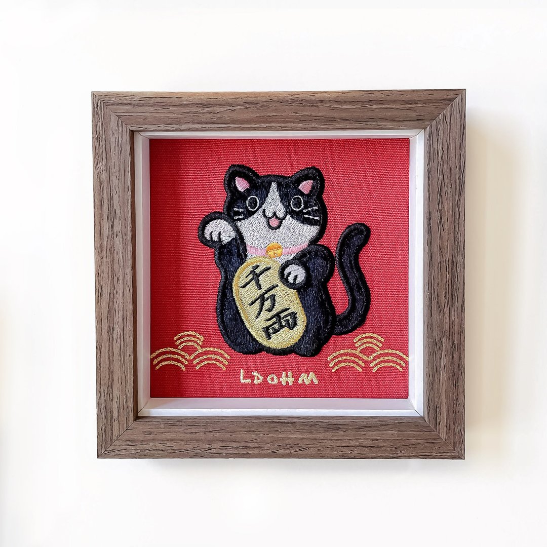 【招财猫】奔驰猫 刺绣画|实木|钱财幸福到来 - 画框/相框 - 棉 橘色