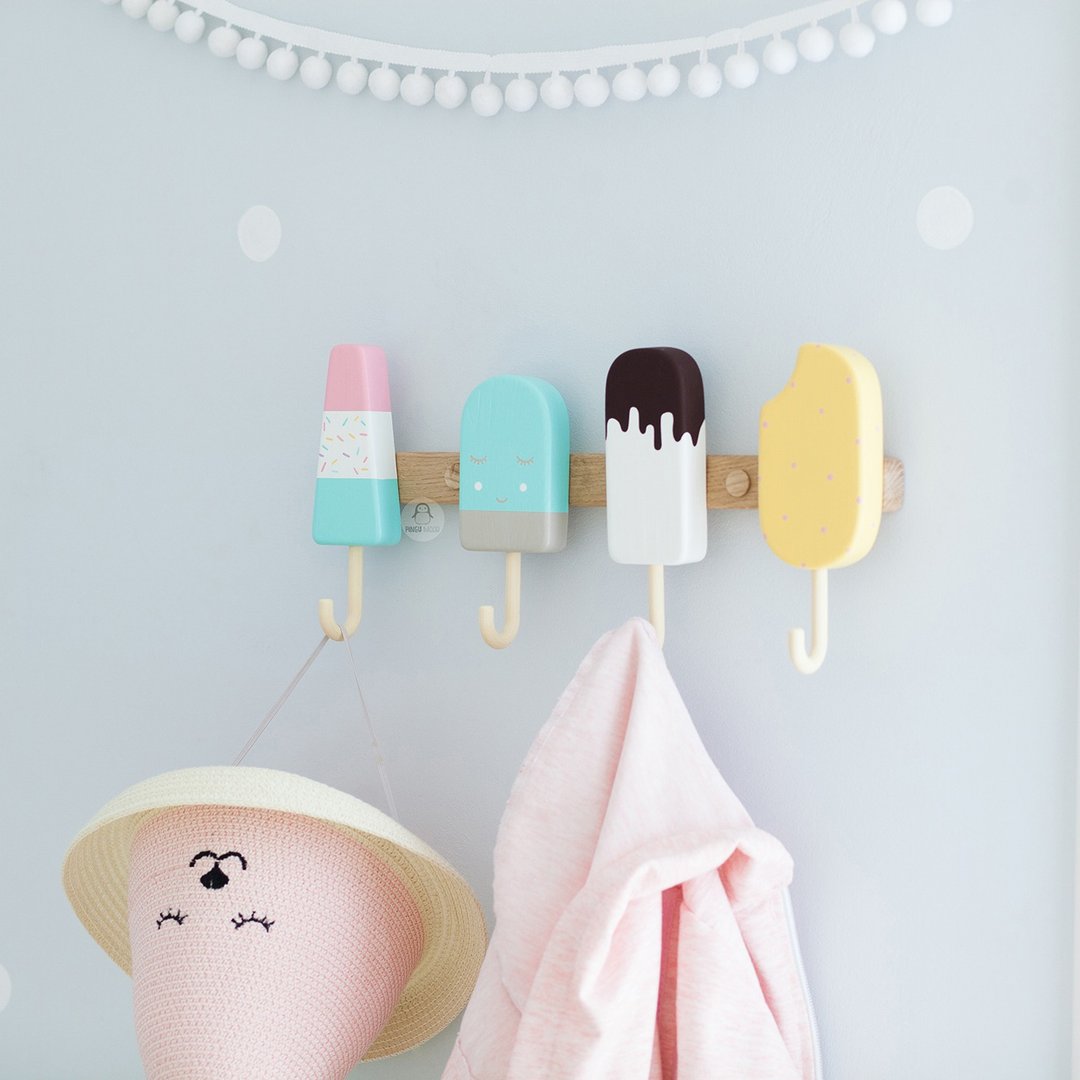 Clothes and towel hanger for nursery with wooden ice cream hooks - 儿童家具 - 木头 
