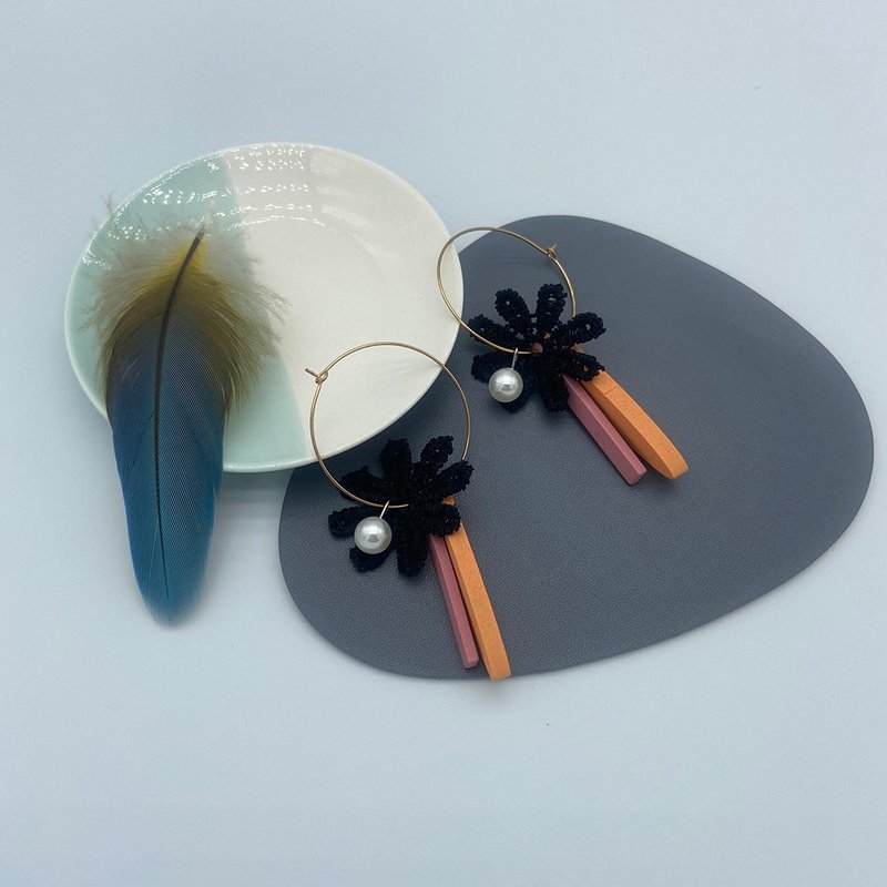 SUNNIE DESIGN 花来了耳环 - 耳环/耳夹 - 其他材质 多色