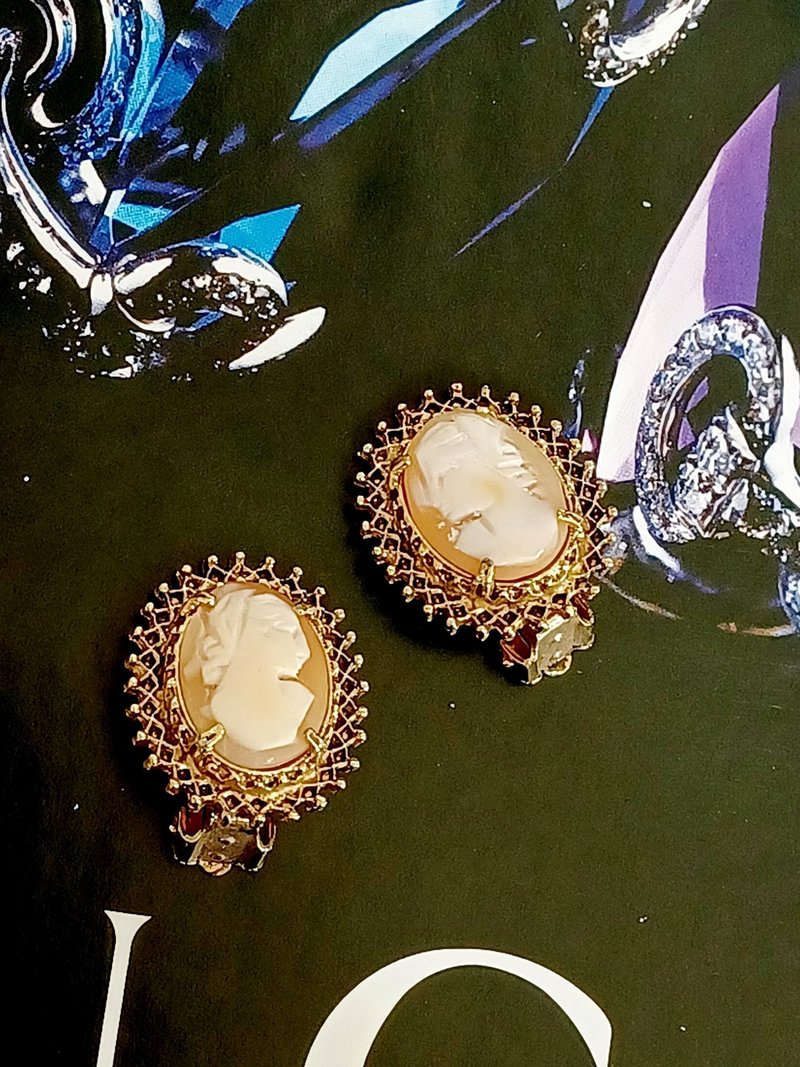 vintage jewelry  Florenza 古董 CAMEO 贝雕女神 夹式耳环 - 耳环/耳夹 - 其他金属 