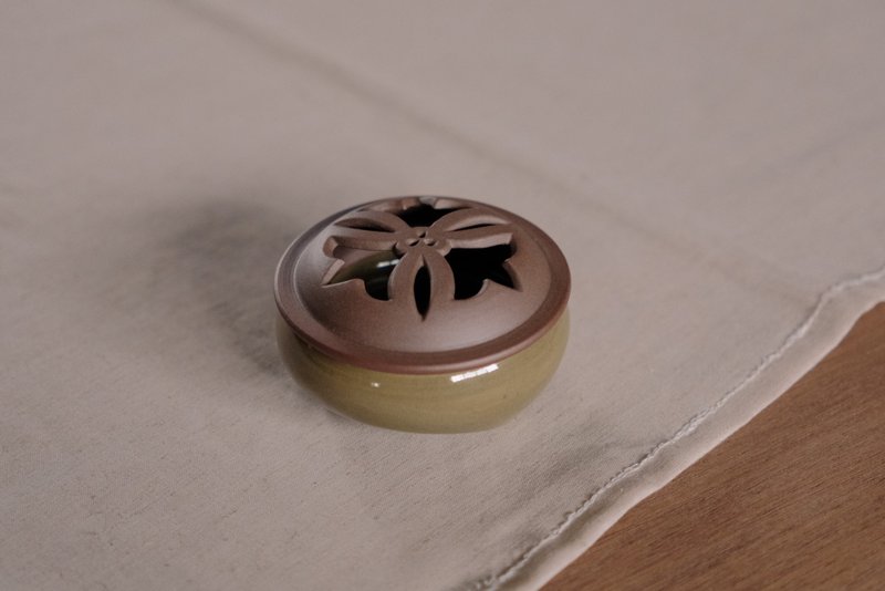 香炉 l 青瓷 刻花小香炉 - 香薰/精油/线香 - 陶 绿色