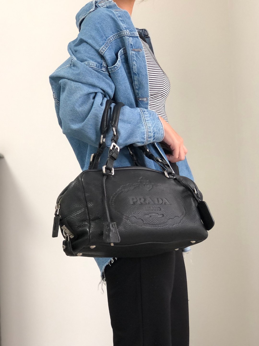【 VintageShop solo 日本直送中古包专卖店 】PRADA 普拉达 手提包 黑色 压印Logo 皮革 迷你波士顿包 vintage - 手提包/手提袋 - 真皮 黑色