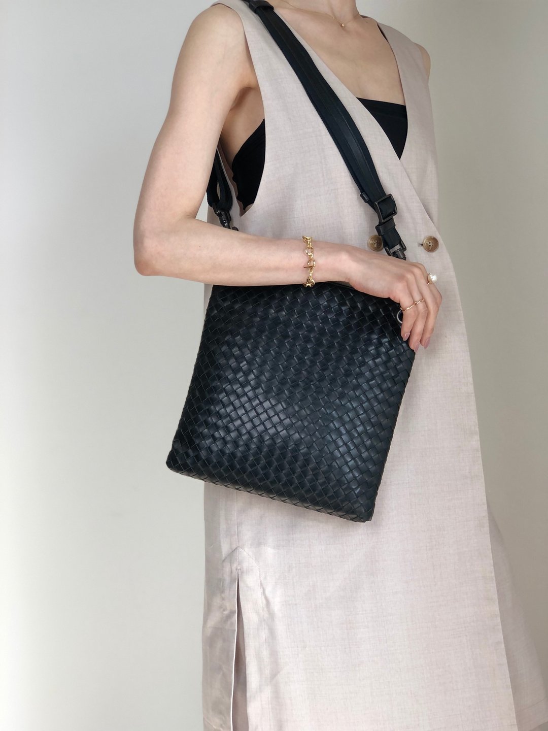 【日本直送 名牌中古包】Bottega Veneta 葆蝶家 侧背包 黑色 经典编织皮革 vintage zn3au7 - 侧背包/斜挎包 - 真皮 黑色